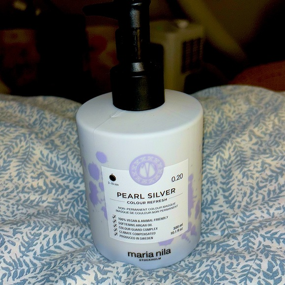 Maria Nila pearl silver colour refresh masque X2 , sheer silver shampoo - Picture 3 of 3
